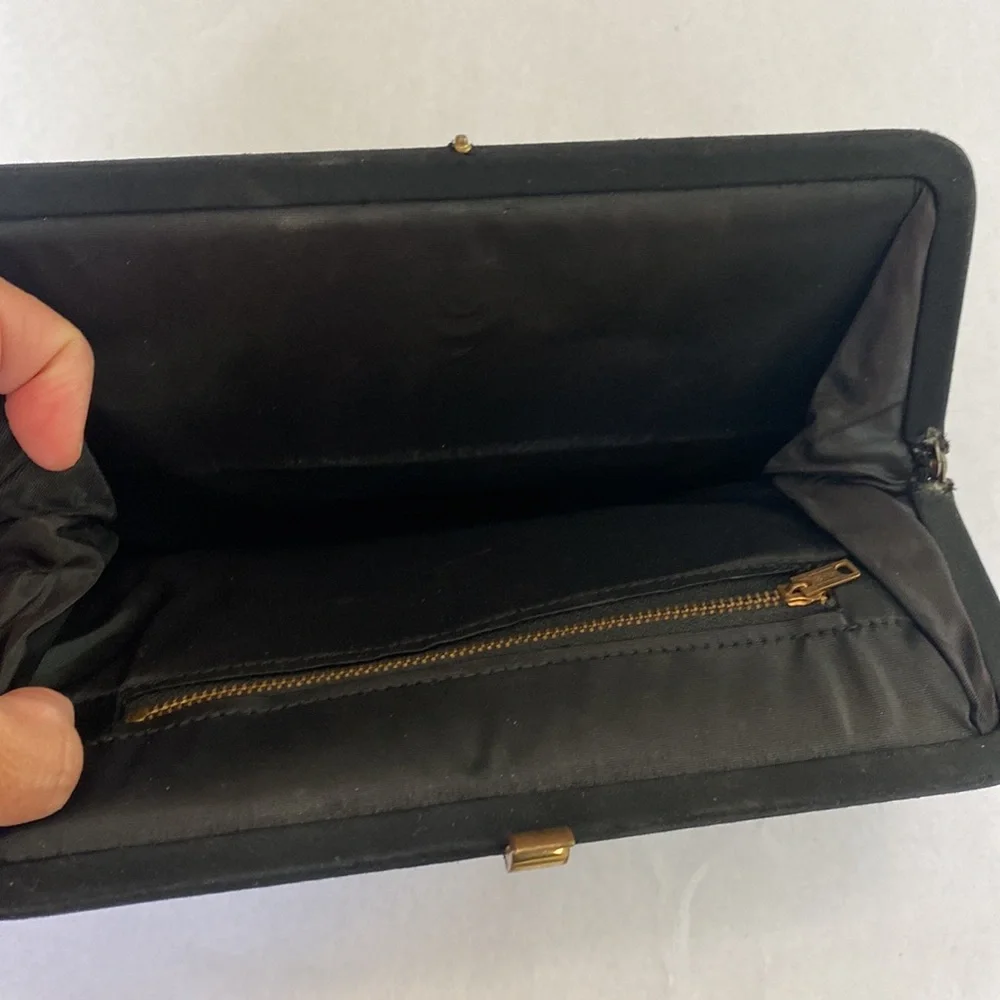 Vintage black velvet clutch - Picture 4 of 9